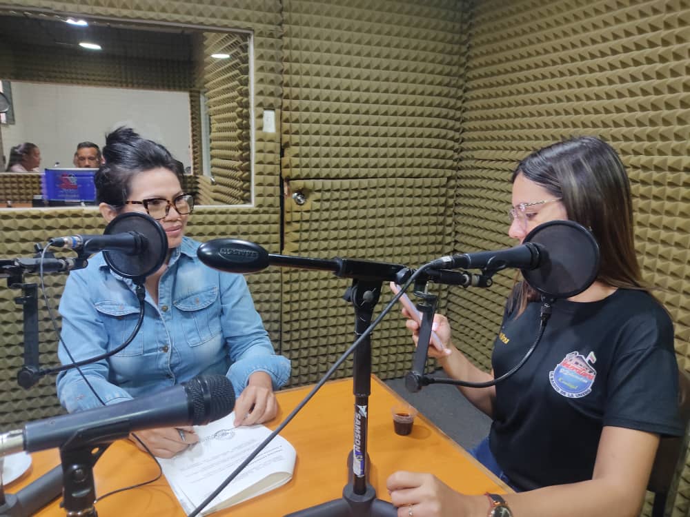 Entrevista a Dra. Maria Soler Directora de Diseso Fundisesou por radio Unerg 92.7 fm La Universitaria